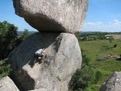 Pedra Equilibrada - MARIANA PIMENTEL